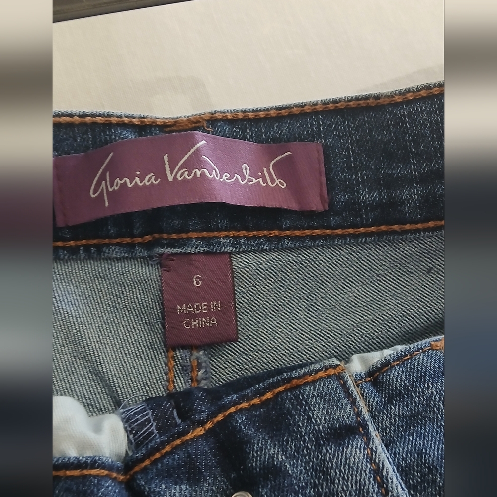 Gloria Vanderbilt Blue Slim leg Jeans with Silver Accents - Picture 4 of 5